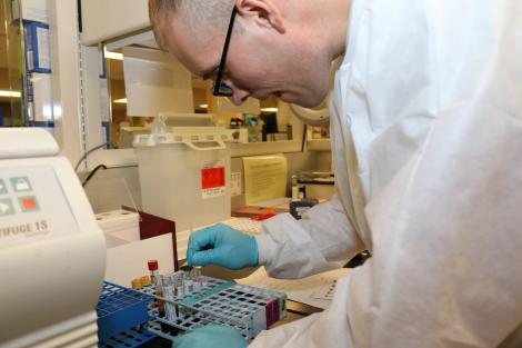 Situație alarmantă pentru omenire! OMS anunță că  un tratament pentru coronavirus nu va fi descoperit prea cur&acirc;nd