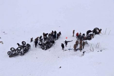 Tragedie în Turcia: cel puțin 28 de morți, după două avalanșe. Zeci de salvatori, îngropați sub zăpadă