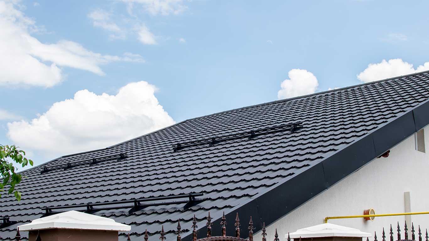 De ce acoperișurile din țiglă metalică sunt cele mai rentabile tipuri de acoperișuri