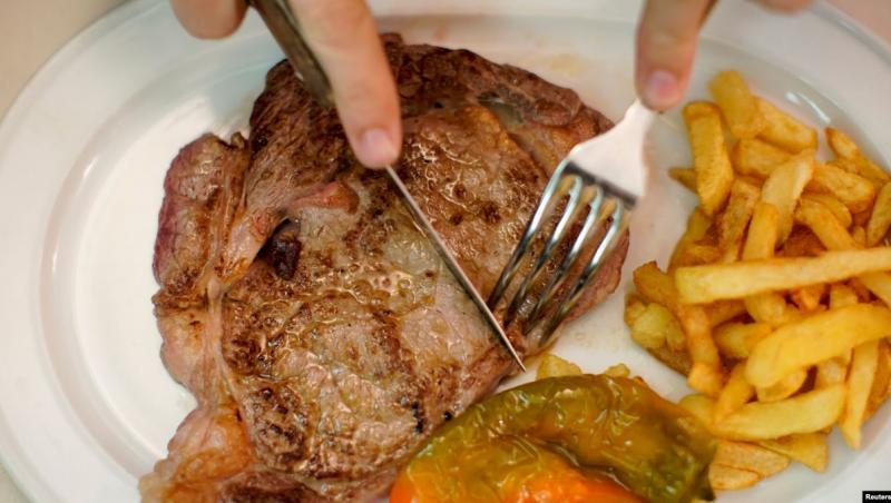 Ce se întâmplă dacă mănânci carne cu cartofi
