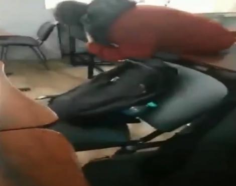 Șobolan în sala de clasă! Panică printre elevi, la un liceu din Galați! VIDEO