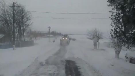 Moarte suspectă în Tulcea. Un bărbat de 50 de ani a fost găsit decedat în zăpadă