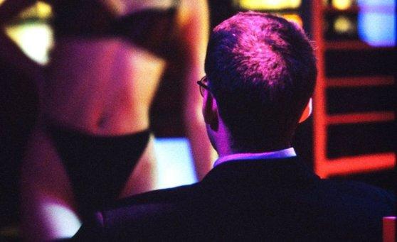 De partea greșită a legii: Un avocat a fost arestat pentru că a refuzat să plătească un dans &icirc;n poală