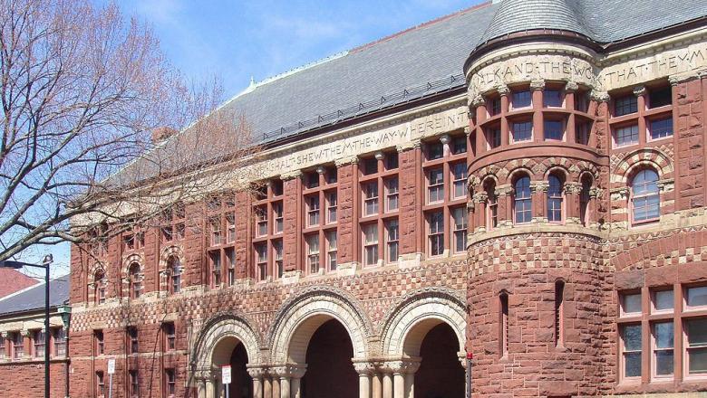 Universitatea Harvard se &icirc;nchide din cauza coronavirusului. Se va face tranziţia către cursuri online pentru a limita răsp&acirc;ndirea lui Covid-19