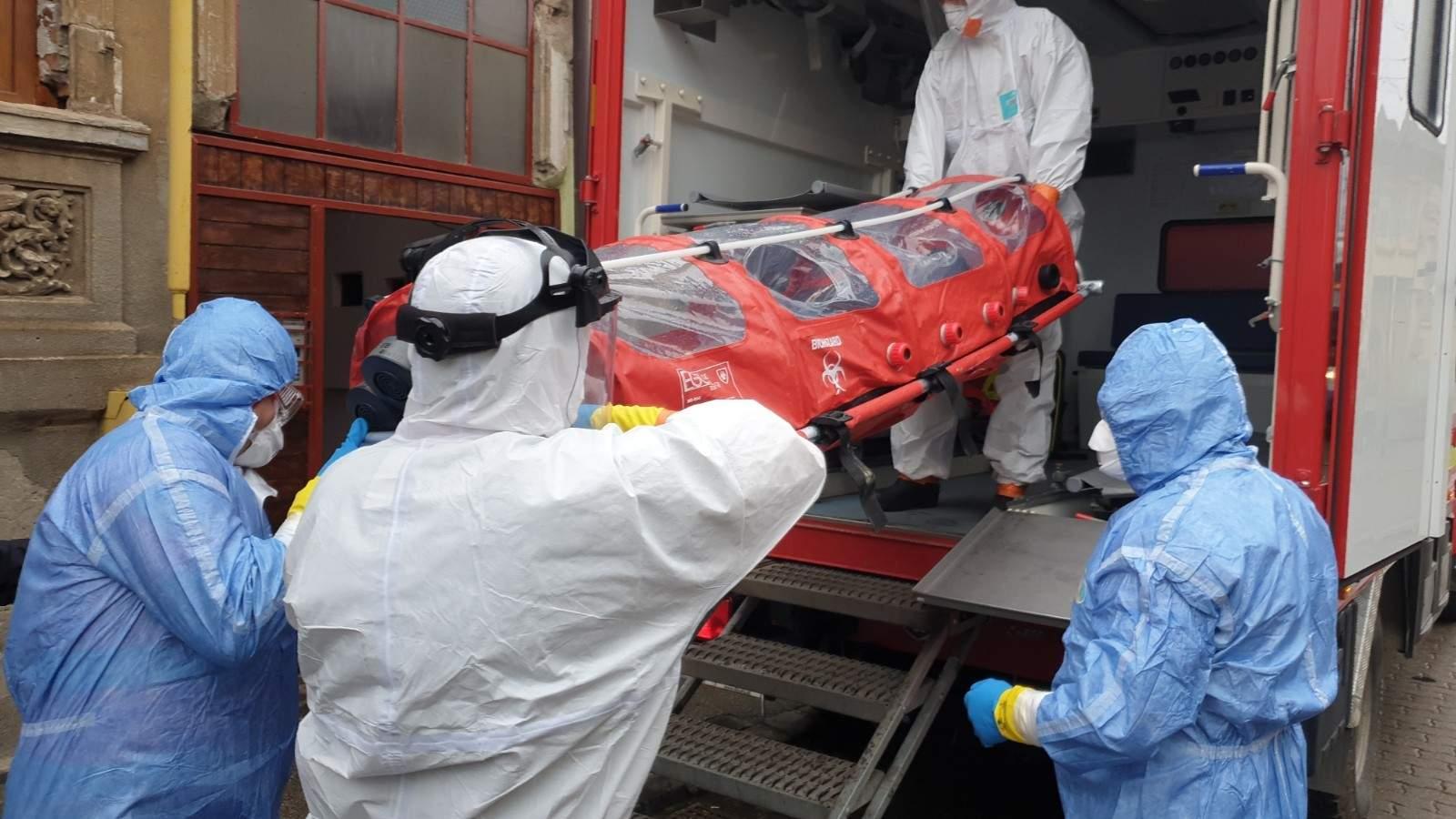 Cine riscă să moară din cauza coronavirusului! Pentru ei, COVID-19 poate &icirc;nsemna sf&acirc;rșitul! Explicațiile medicilor din China