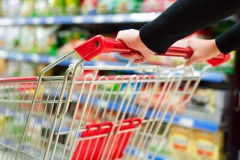 ANPC: Supermarketurile au stocuri suficiente pentru alimente și dezinfectanți, deși cererea e mare. Recomandări pentru clienți