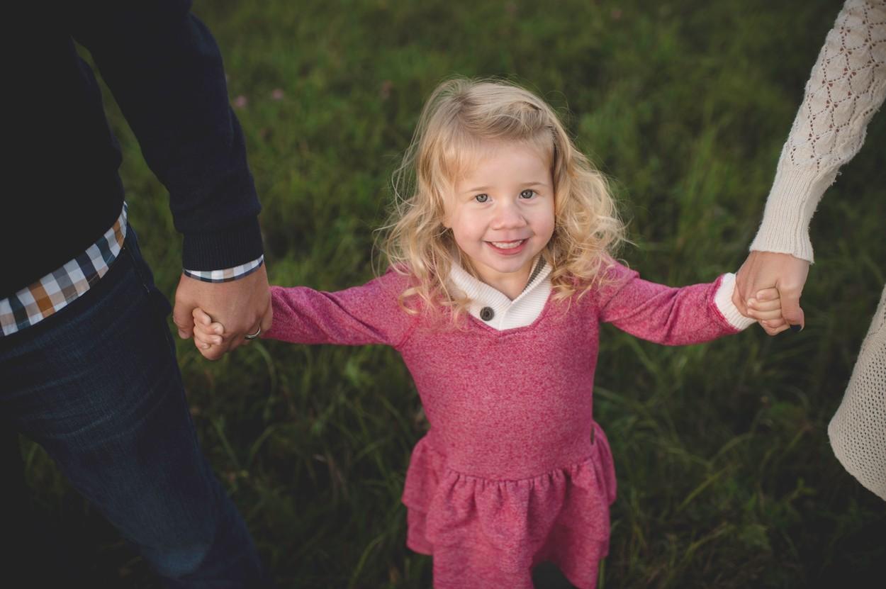 Veste uriașă pentru părinți! De c&acirc;nd vor putea sta acasă, alături de copii. Ce condiții trebuie să &icirc;ndeplinească