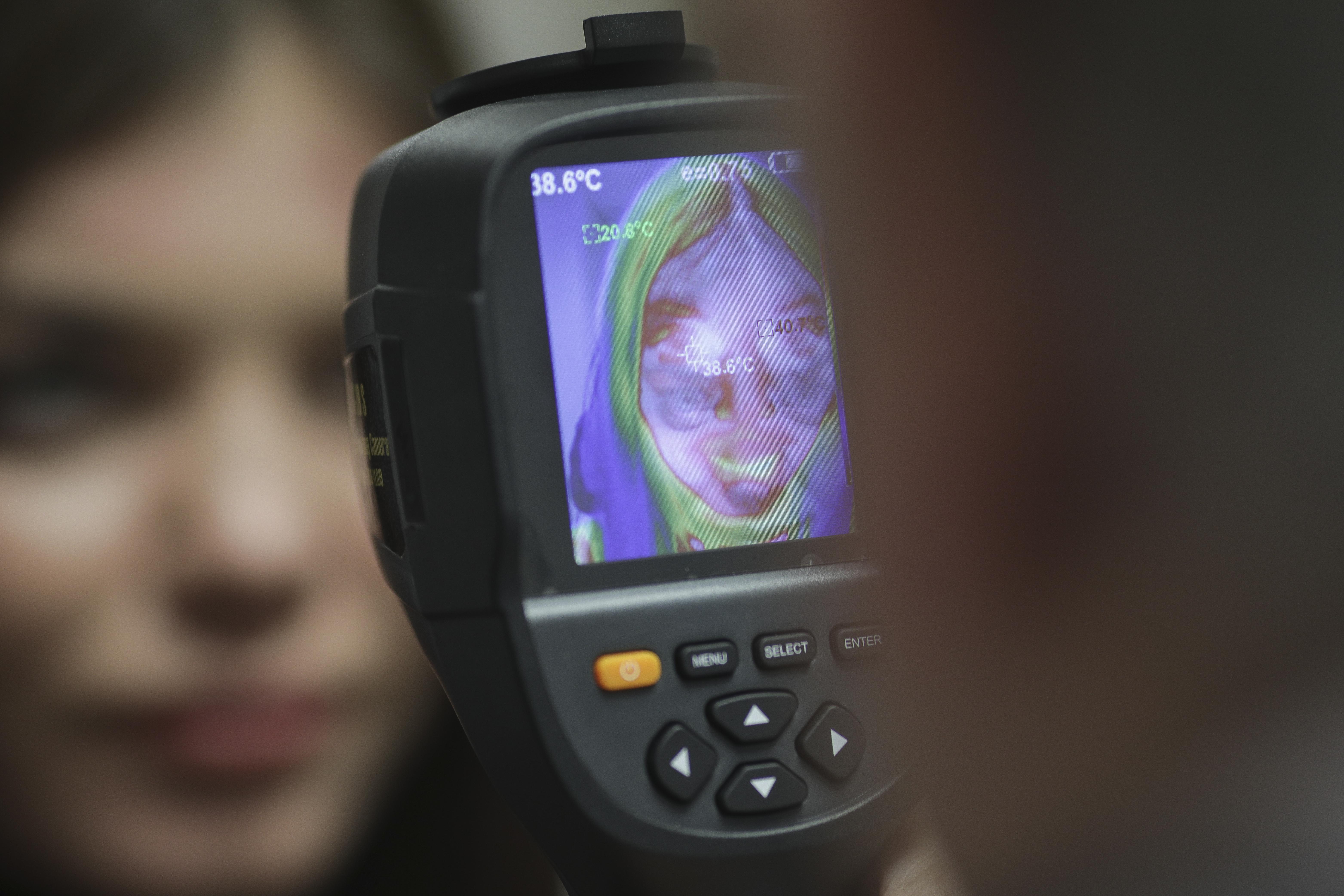 Medicii rom&acirc;ni confirmă! Acestea sunt primele simptome de coronavirus: "Sunați imediat la 112"