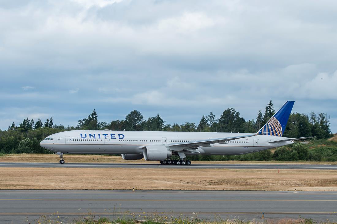 Panică la bordul unui avion, după ce un pasager a strănutat și a tușit. Aeronava a aterizat de urgență!