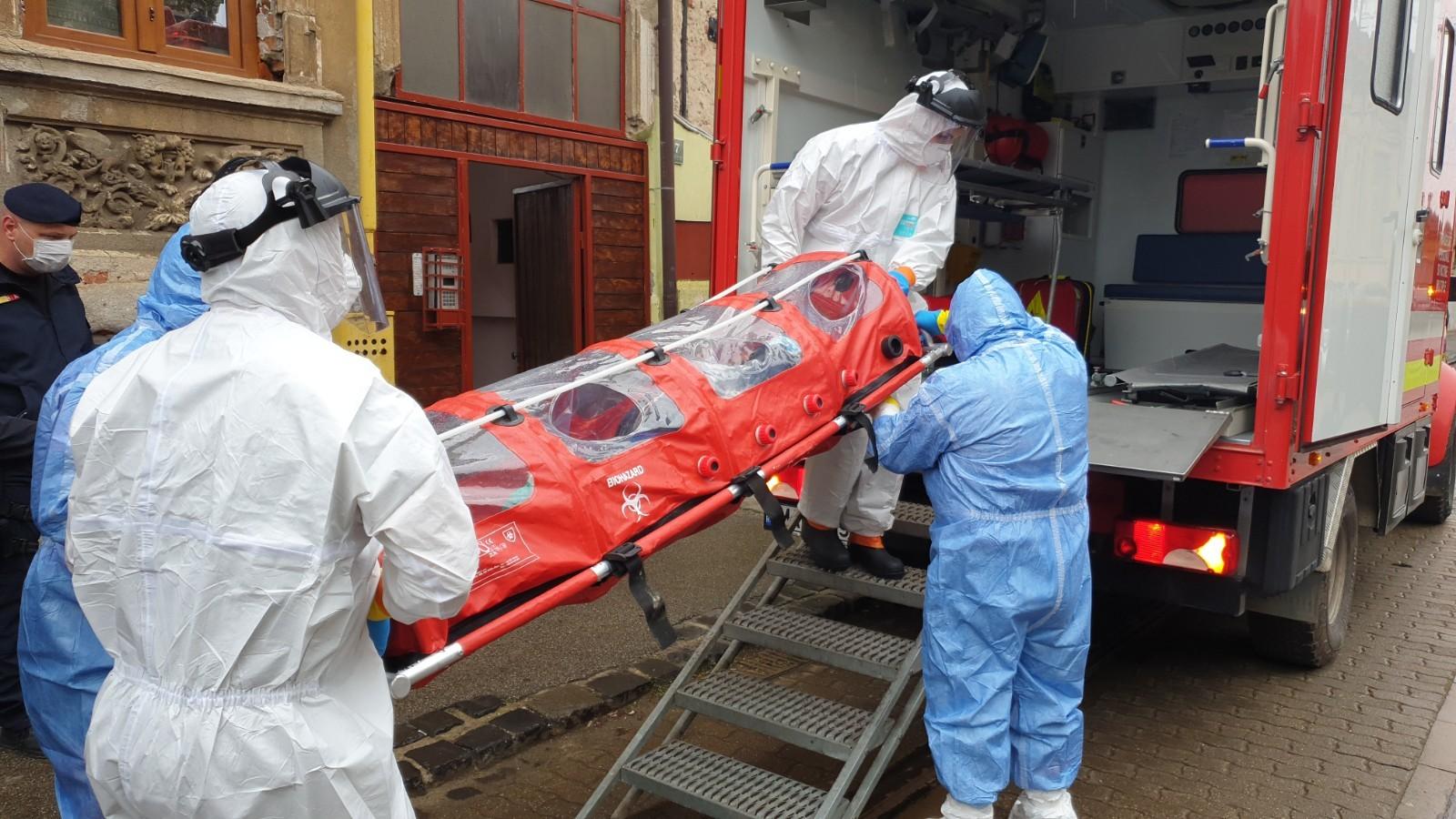 Tulcea: Un bărbat de 48 de ani, care s-a &icirc;nt&acirc;lnit cu un prieten venit din Italia, suspect de infectare cu coronavirus