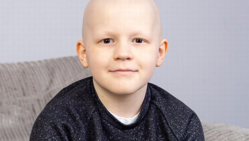 Saul Hayden, din Rutheath, Cheshire. 9 ani. Băiețelul care s-a luat la luptă cu cancerul și l-a dovedit!