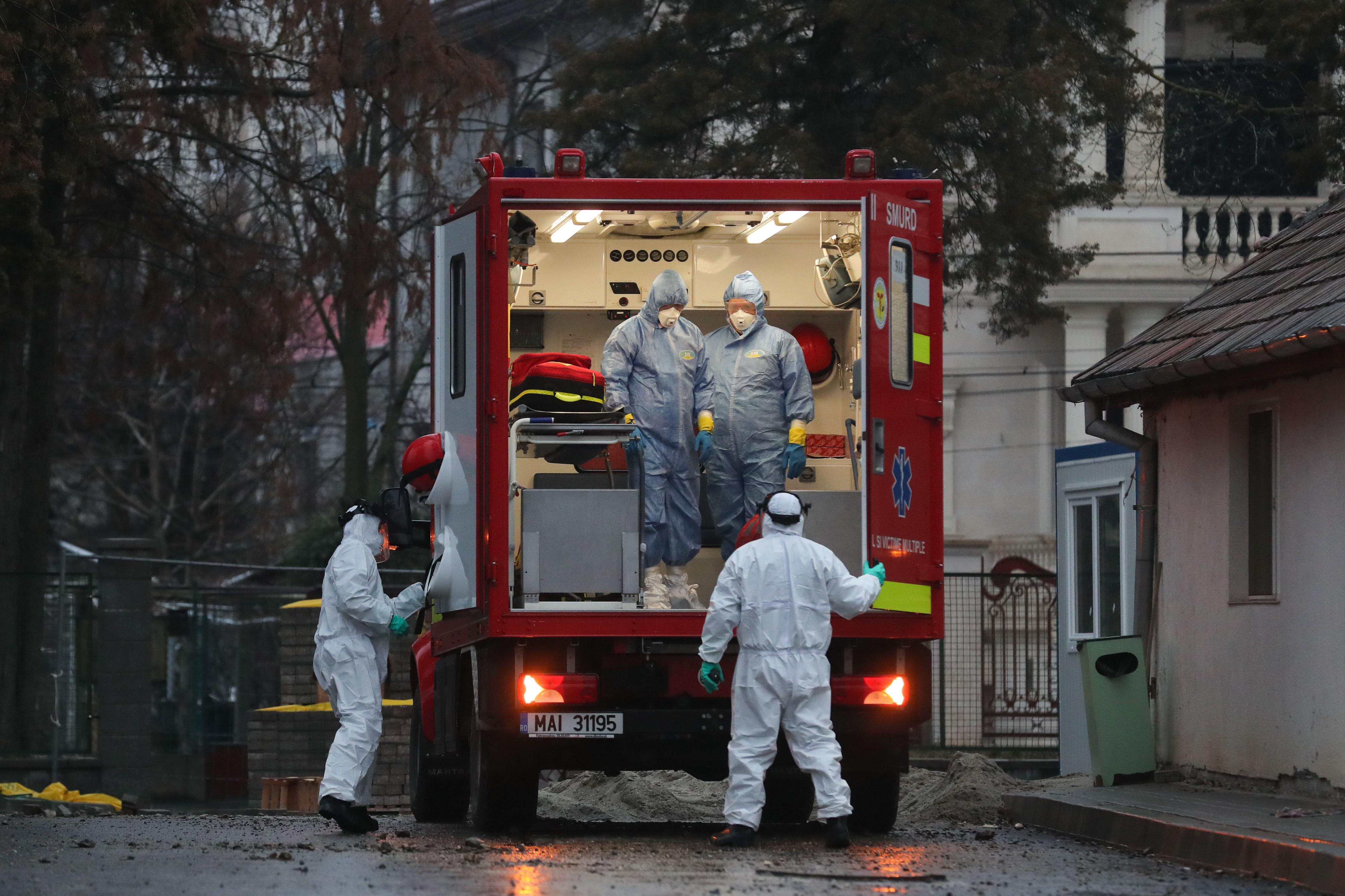 L-au obligat să transporte o pasageră &rdquo;suspectă&rdquo; de la Deva la Craiova. L-au săltat la Corabia: &rdquo;Bă, tu vii din Luxemburg!&rdquo;