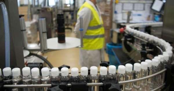 Dezinfectant Dior? Fabricile de parfumuri și cosmetice de lux vor produce geluri dezinfectante pentru spitalele din Franța