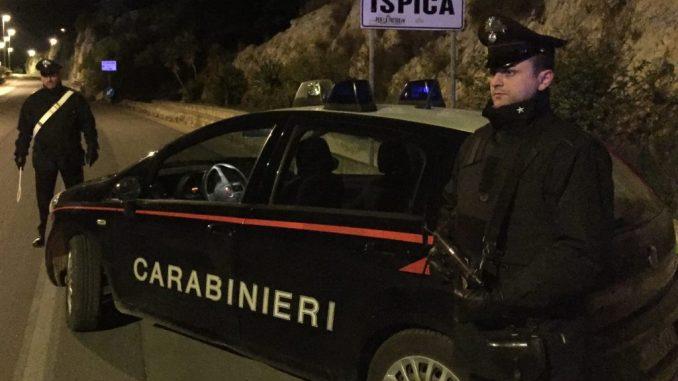 Trei rom&acirc;ni au fost prinși la furat &icirc;n Italia, &icirc;n timp ce oamenii sunt &icirc;n carantină din cauza coronavirusului. Tinerii au sustras bunuri de mii de euro