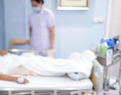 Un bărbat de 40 de ani, depistat cu coronavirus comunitar, a murit într-un spital din București. Ce spun medicii