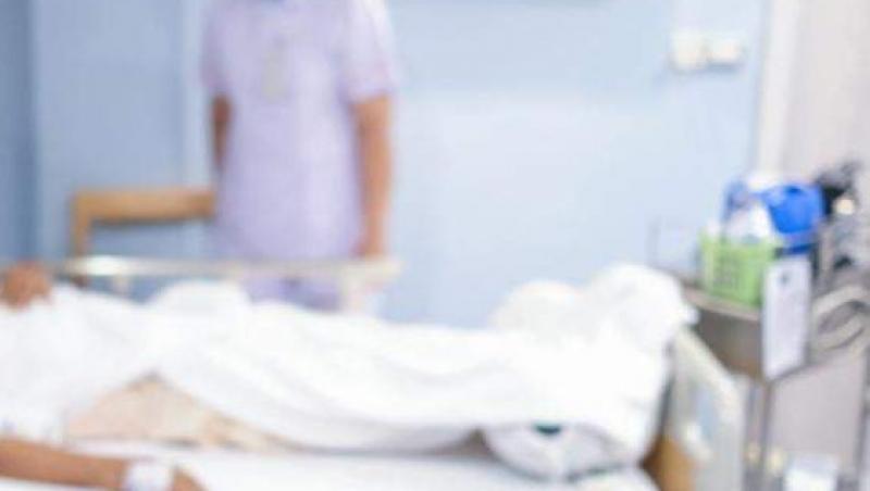 Un bărbat de 40 de ani, depistat cu coronavirus comunitar, a murit într-un spital din București