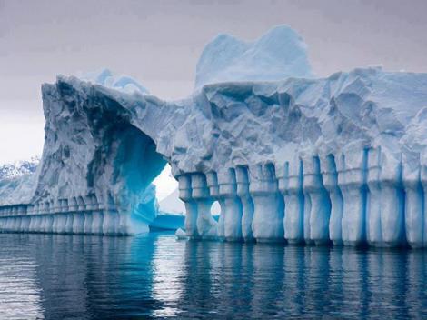 Un fenomen îngrijorător amenință Terra! Calotele glaciare polare se topesc de şase ori mai repede decât în anii '90