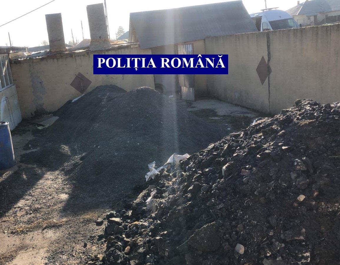 Percheziţii la persoane bănuite că au extras metale preţioase din păm&acirc;nt provenit de la Roşia Montană