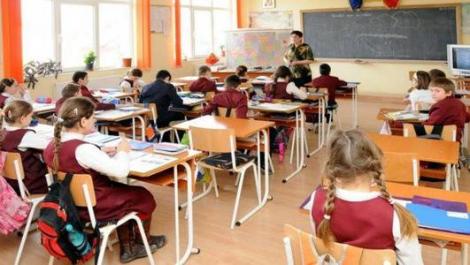 Anul școlar nu va fi înghețat. Ministrul Educației îi liniștește pe elevi: ”Nu s-a pus această problemă!”