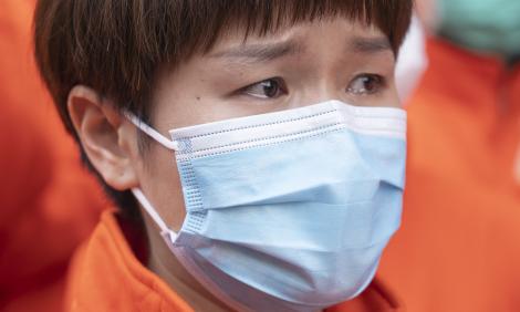 Bolnavii în stare gravă din China, supuși la terapii cu celule stem, ficat artificial şi purificarea sângelui