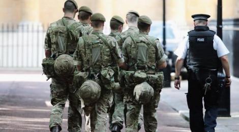 Marea Britanie mobilizează 20.000 de militari în lupta împotriva noului coronavirus, iar Johnson cere Guvernului să-i prezinte un plan de plasare în izolare a Londrei