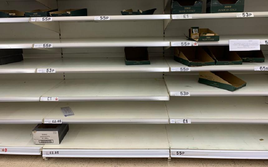 Supermarketurile de la Londra, luate cu asalt din cauza noului coronavirus