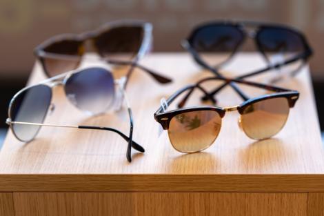 Retailer de optică: Vânzări record de ochelari în weekend-ul de Mărţişor. Clienţii au cumpărat ochelari inclusiv pentru protecţia împotriva coronavirus