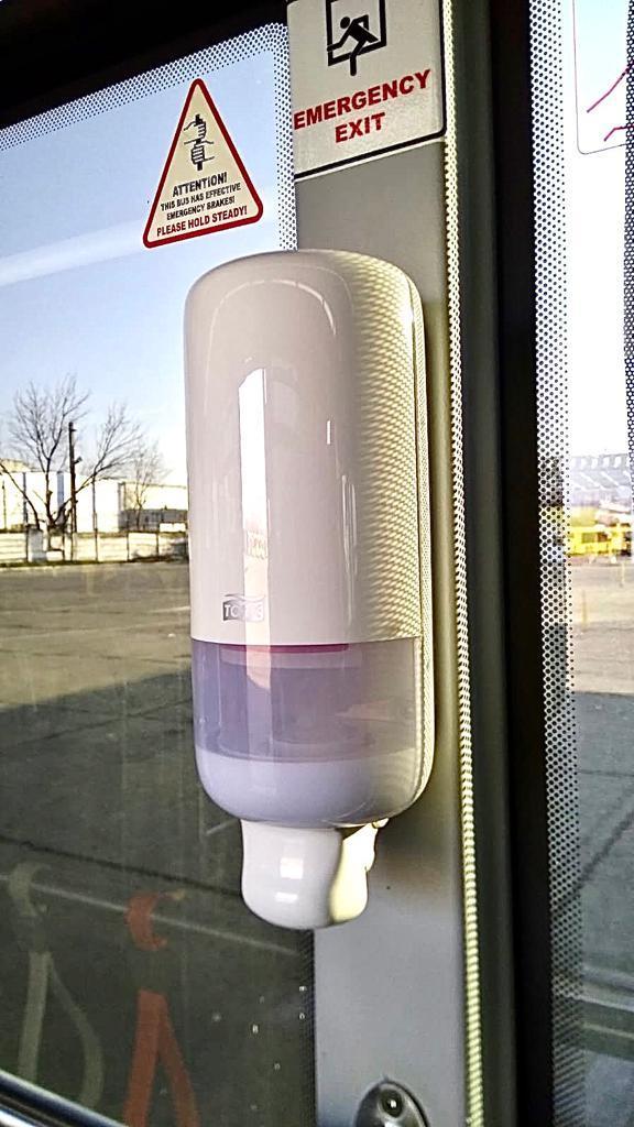 Constanţa: Mijloacele de transport &icirc;n comun, dotate cu dispensere care conţin substanţe dezinfectante