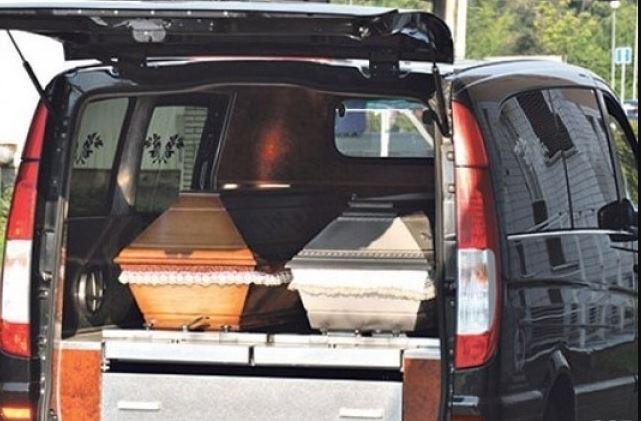 Rom&acirc;nca ucisă de coronavirus &icirc;n Italia a fost adusă &icirc;n secret &icirc;n țară. Sicriul, escortat de Poliție direct la cimitir