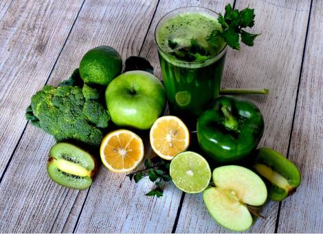 De ce sunt mai recomandate sucurile din legume și fructe verzi? Proprietăți și beneficii.