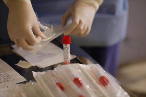 O clinică privată din România testează populația pentru coronavirus, contra cost