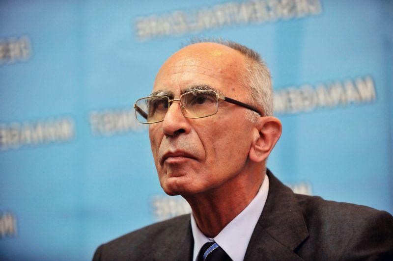 Se dob&acirc;ndeşte imunitatea după infectare şi vindecare? Imunologul dr. Molnar Geza: "da, se dob&acirc;ndeşte imunitate"