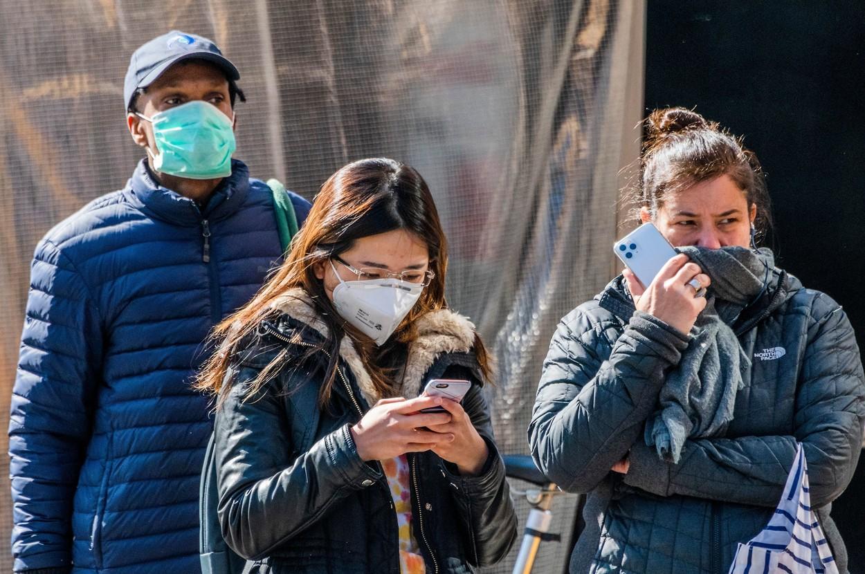 Contactul &icirc;ntre mai mult de două persoane, strict interzis &icirc;n Germania, din cauza pandemiei de coronavirus. Anunțul făcut de Angela Merkel