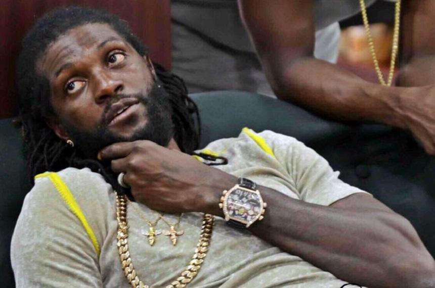 Emmanuel Adebayor, plasat &icirc;n izolare la un hotel &icirc;n Benin, după ce a plecat din Paraguay pentru a ajunge &icirc;n Togo