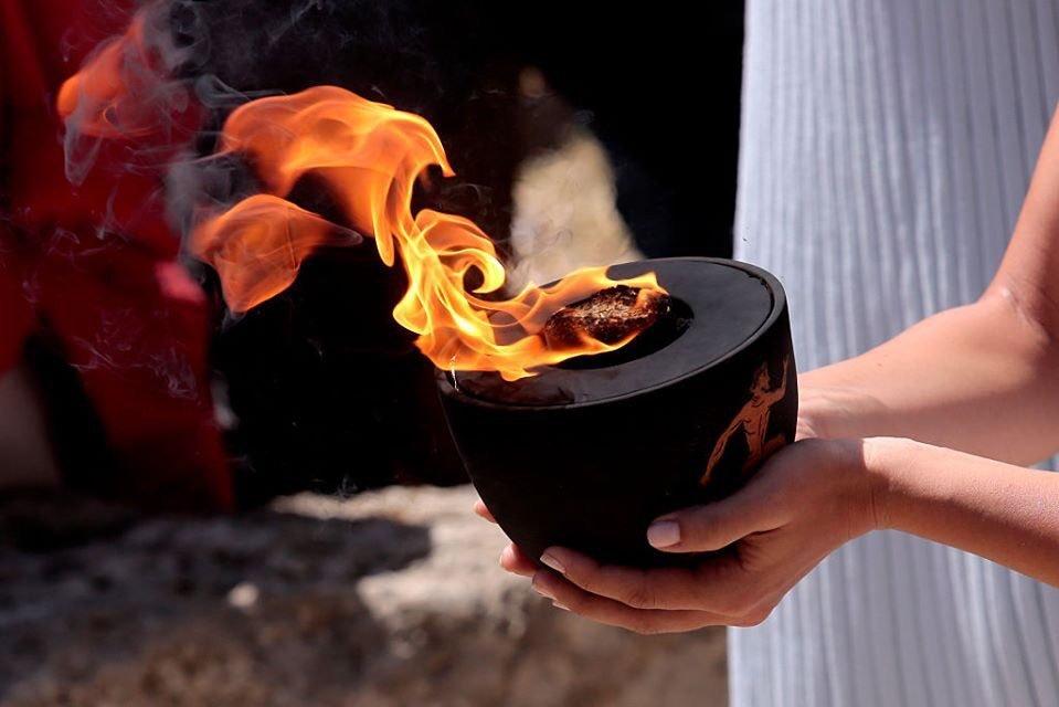 Flacăra olimpică nu va mai fi dusă de purtători, ci &icirc;ntr-o maşină