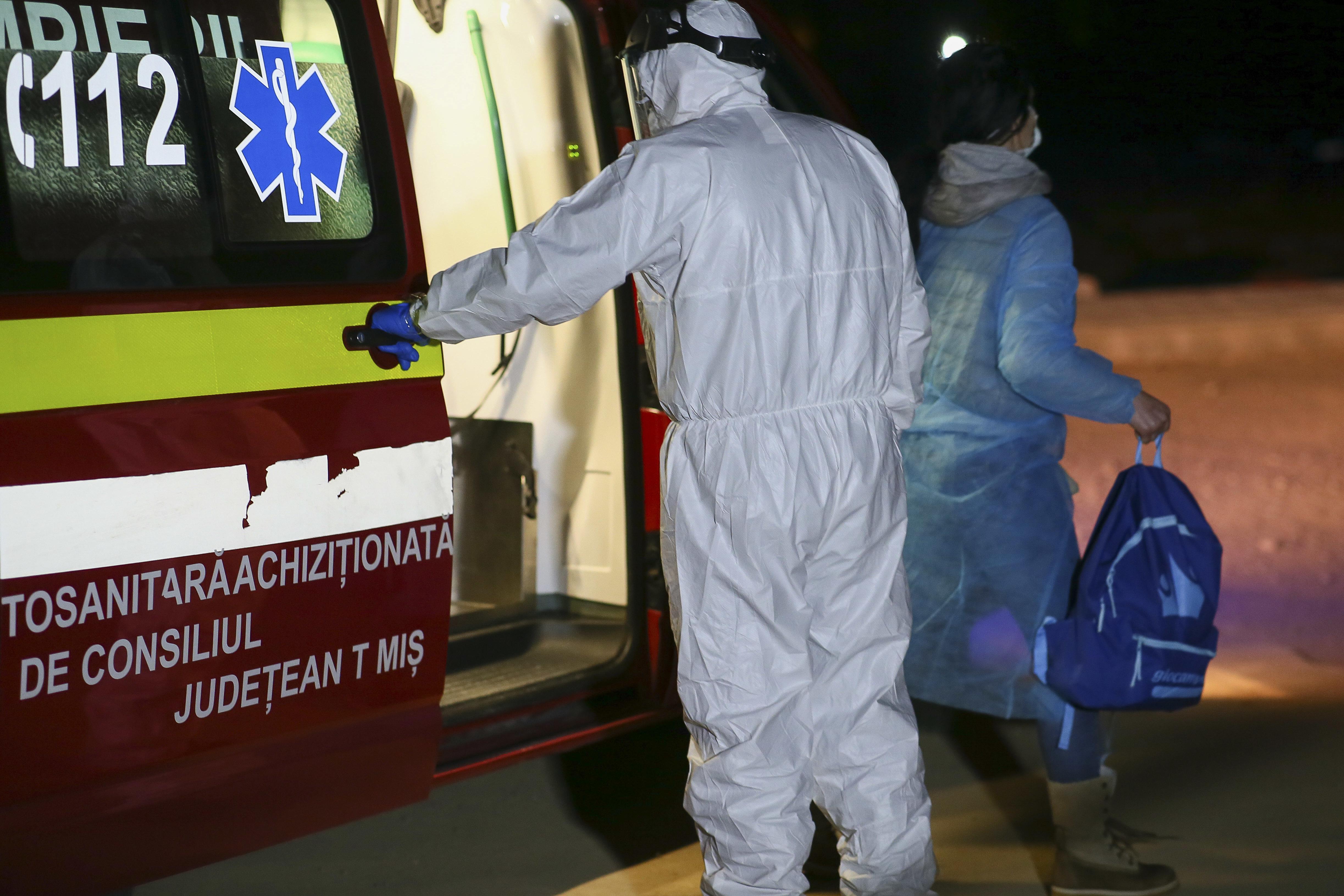 Trei angajaţi ai unor spitale din Galaţi, infectaţi cu coronavirus