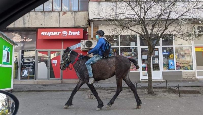 Bărbat pe cal, la Iași