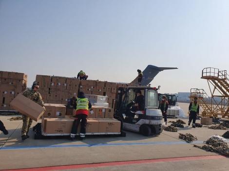 Al doilea transport de echipamente medicale din Coreea de Sud a ajuns la Bucureşti - VIDEO