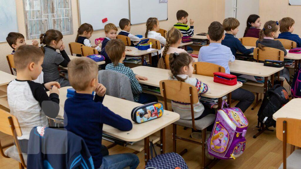 Ministrul Educației anunță c&acirc;nd va &icirc;ncepe școala și ce se &icirc;nt&acirc;mplă cu examenele naționale