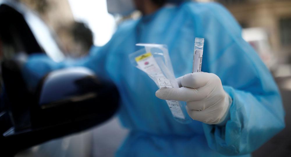 Cine este t&acirc;năra de 27 de ani care a murit din cauza coronavirusului. Fata ar fi contractat virusul de la frații ei &icirc;ntorși din Anglia ca să-și &icirc;nmorm&acirc;nteze mama