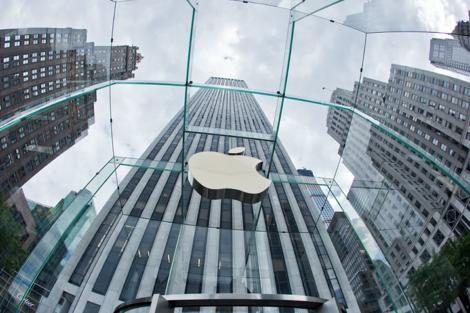 Apple plăteşte 500 de milioane de dolari pentru încheierea unui proces în care era acuzată de încetinirea iPhone-urilor