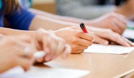 Ministerul Educaţiei anunţă că a publicat un prim set de resurse de antrenament pentru elevii care vor susţine examenele naţionale