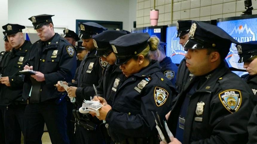 Sute de poliţişti americani au contractat coronavirusul, &icirc;n lipsa echipamentelor de protecţie