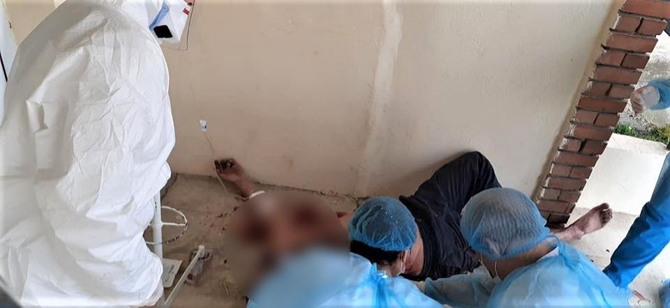 A scuipat și &icirc;njurat medicii, după ce a intrat plin de s&acirc;nge &icirc;n Spitalul din H&acirc;rșova! &bdquo;Ar putea avea COVID-19! Ne va fi din ce &icirc;n ce mai greu să continuăm &icirc;n aceste condiții&rdquo;