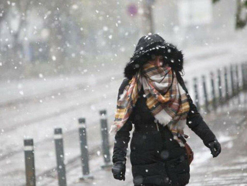 Ninsori și frig de crapă pietrele &icirc;n Rom&acirc;nia! Zonele afectate, &icirc;n următoarele zile