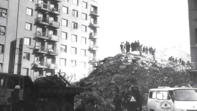 Imagine din București, după cutremurul din 1977