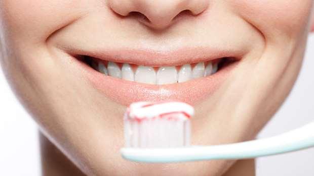Mituri despre îngrijirea dinților în care nu ar trebui să mai crezi
