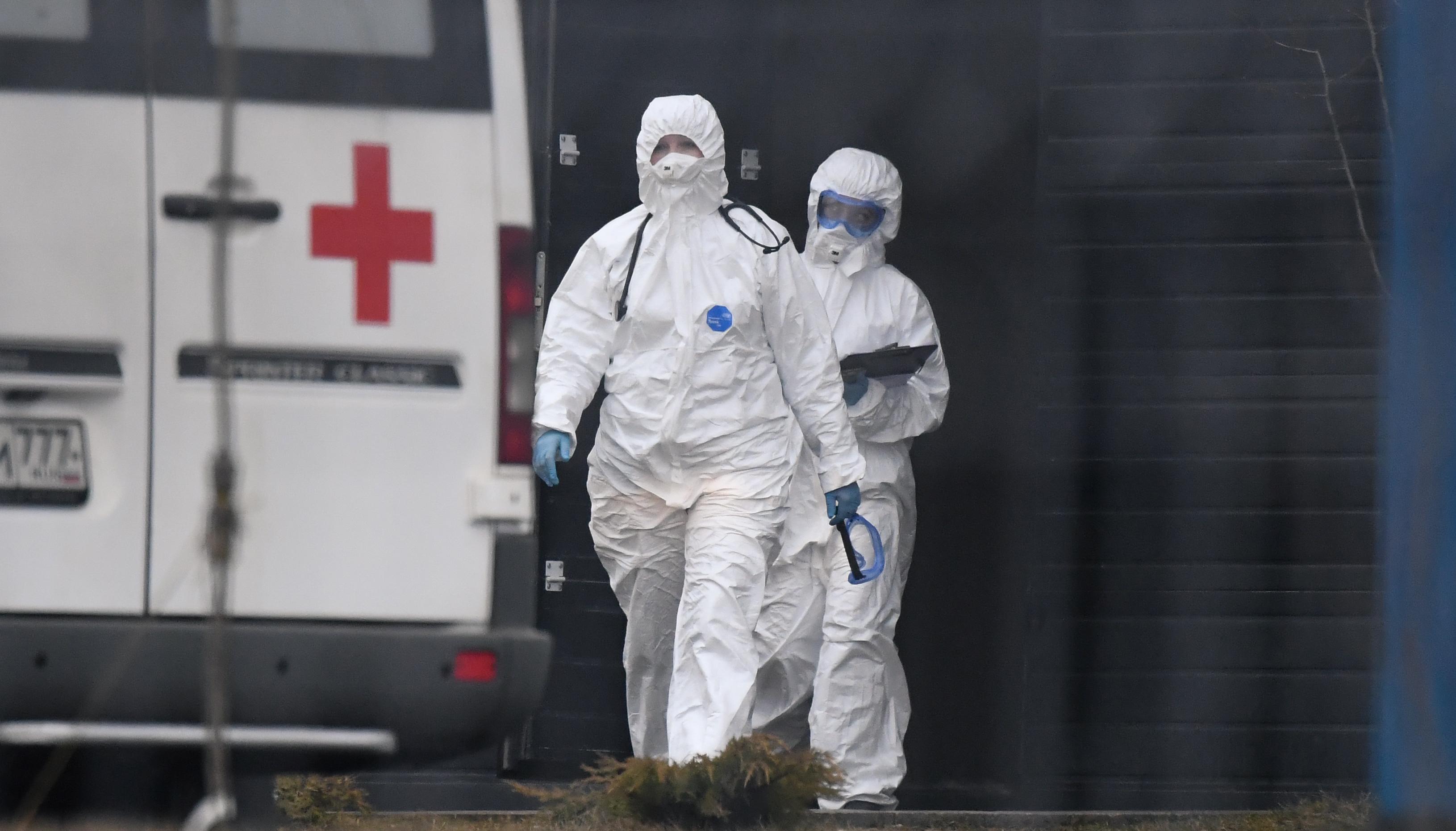 Cei doi rom&acirc;ni infectați cu coronavirus pe vasul de croazieră Diamond Princess au fost testați din nou. Ce decizie au luat medicii din Japonia