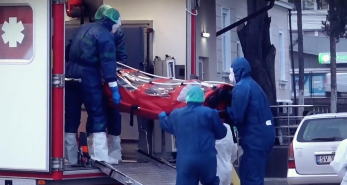 Rom&acirc;nii bolnavi de coronavirus, umiliți &icirc;n spitale și lăsați fără apă! &bdquo;M-au băgat &icirc;ntr-o cameră a morţii, e lagăr aici&rdquo;