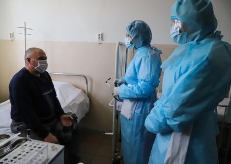 Cazul cu numărul opt de coronavirus în România! Pacienta a venit din Italia, alături de românul de 71 de ani din Suceava